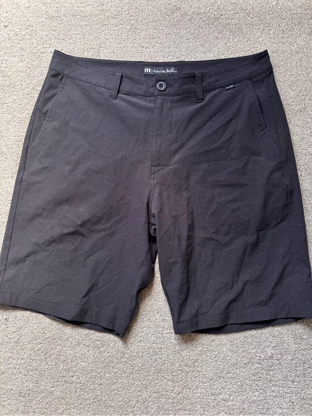 Mens Travis Mathew Lifestyle 9” Golf Shorts Size 34 Black